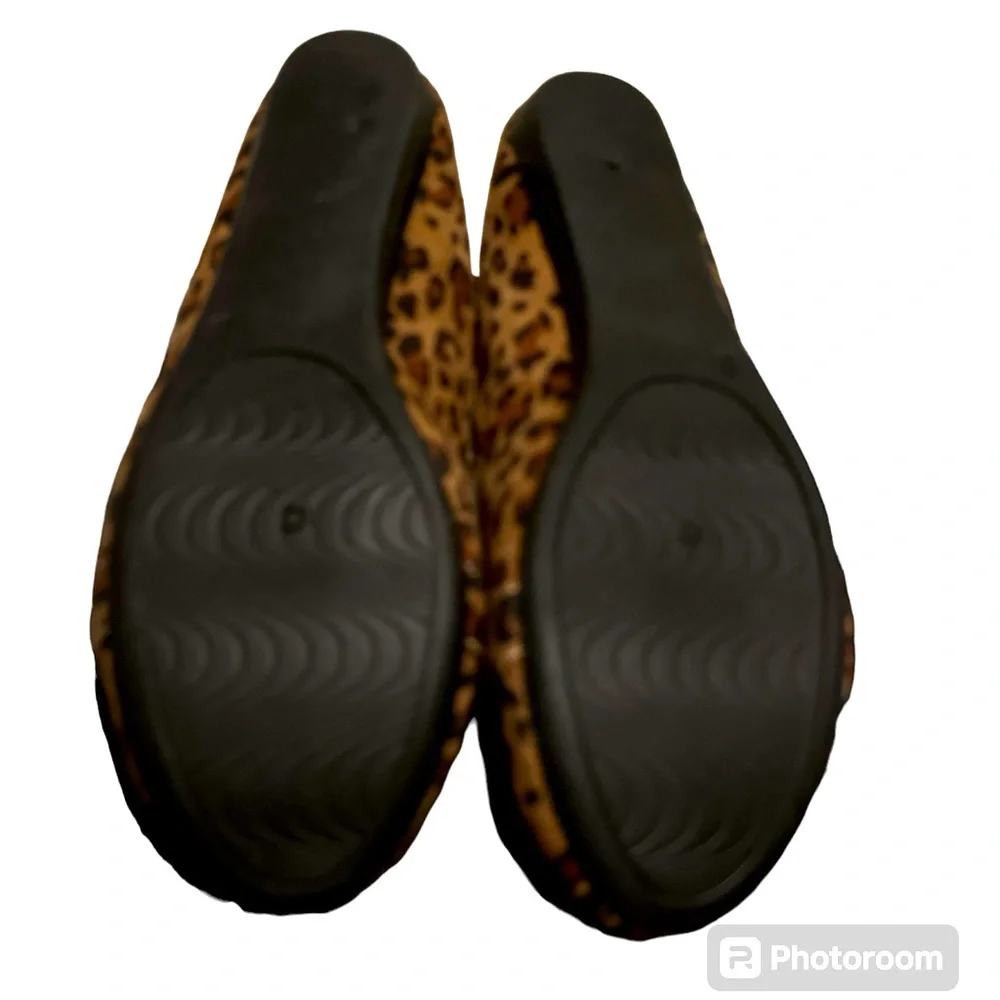 NWOT Women’s cheetah print flats. - Picture 2 of 2